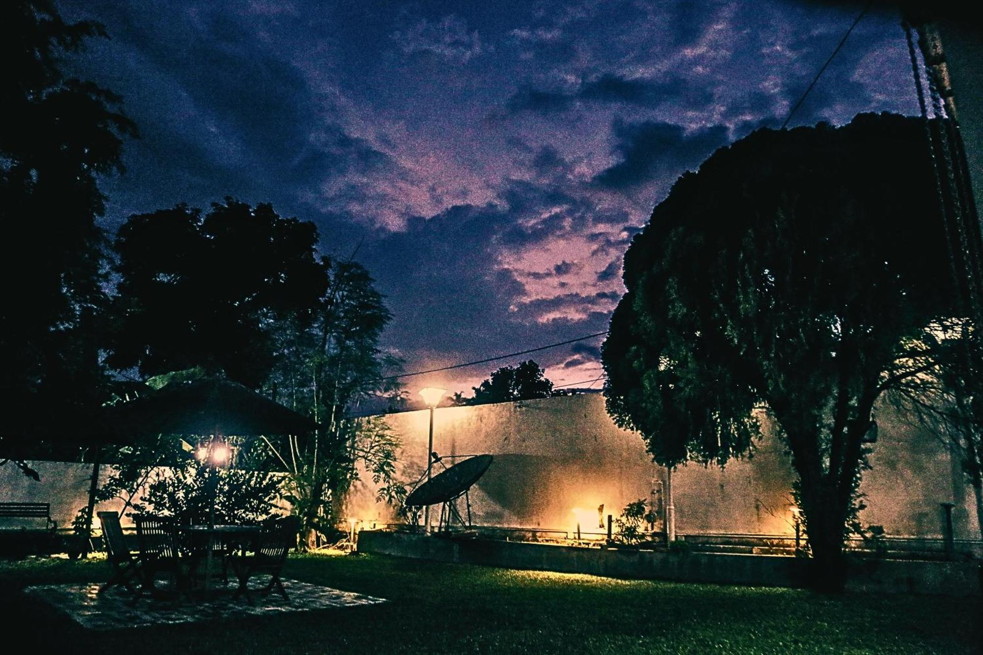 Ared Villa Katunayaka Esterno foto