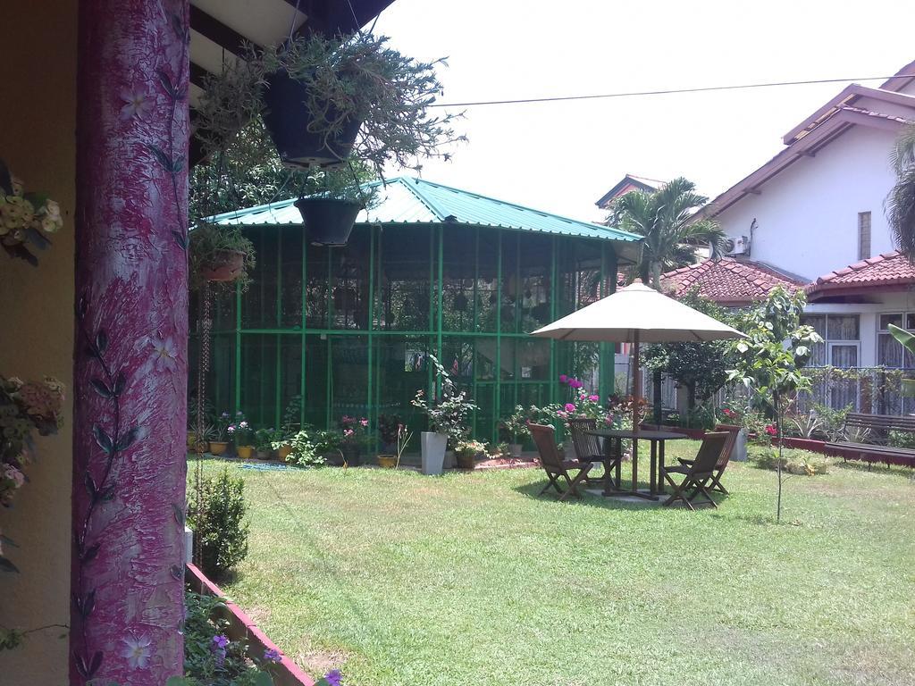 Ared Villa Katunayaka Esterno foto