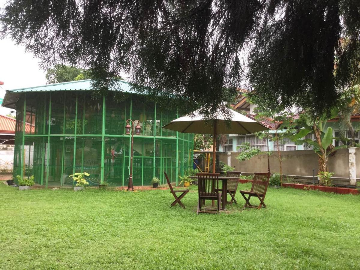 Ared Villa Katunayaka Esterno foto